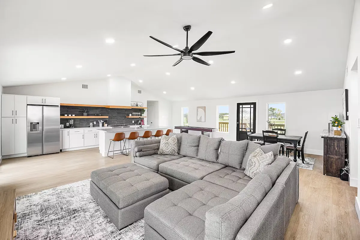 4 bed, 2656 sqft, $8,500 — Photo 4