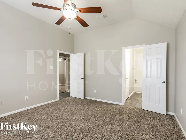 19375 Strathmore Place Ln — Photo 6