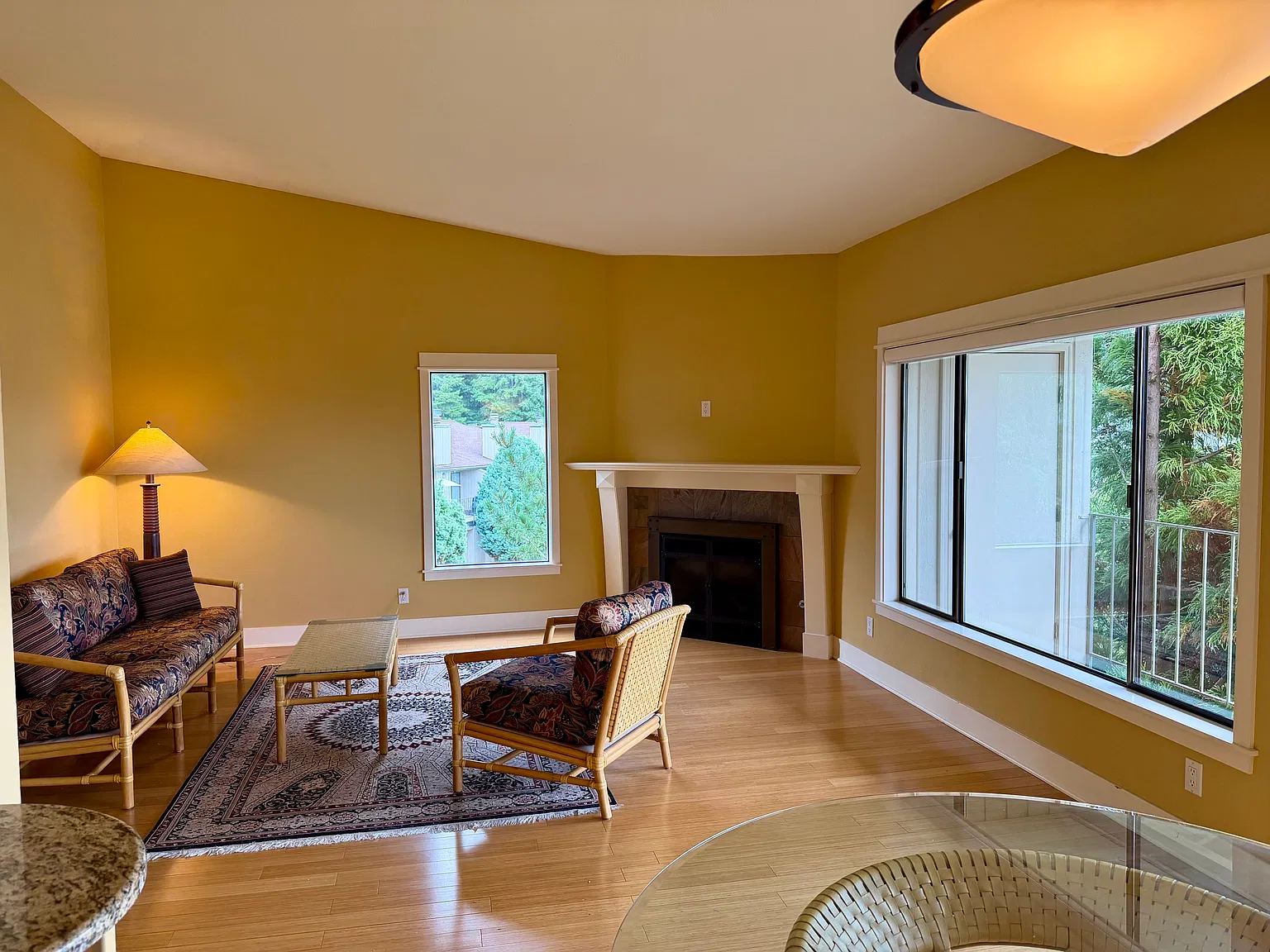 2 bed, 890 sqft, $1,880 — Photo 3