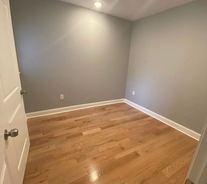 2nd image of 852 N 19th St #1F