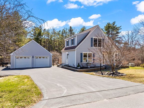 3rd image of 31 John Howland Drive