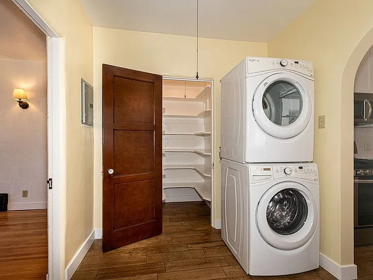 1221 S Sycamore Ave — Photo 22