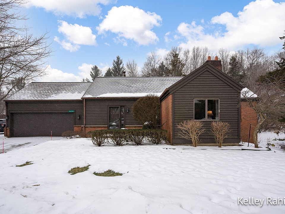 1st image of 2656 Wyndham Dr SE