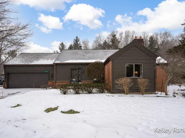 2656 Wyndham Dr SE, Grand Rapids, MI 49546