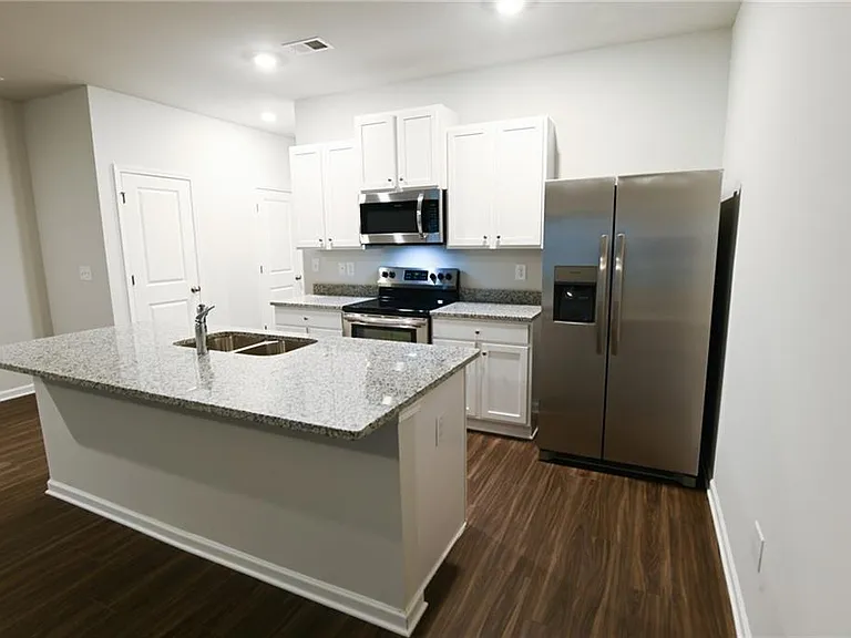 115 Village Green Dr #166 — Photo 2
