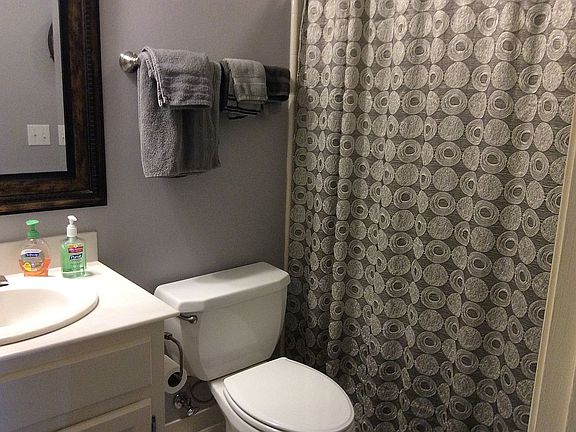 3rd image of 1734 Hollow Ln