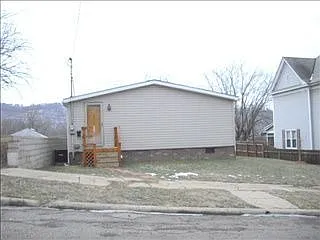 605 11th St photo 1