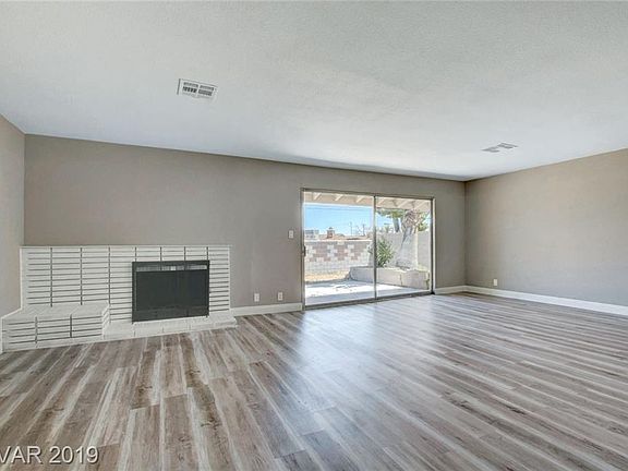 3rd image of 724 McDermit St