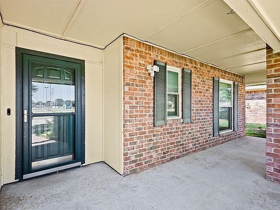 4th image of 910 Green Canyon Dr