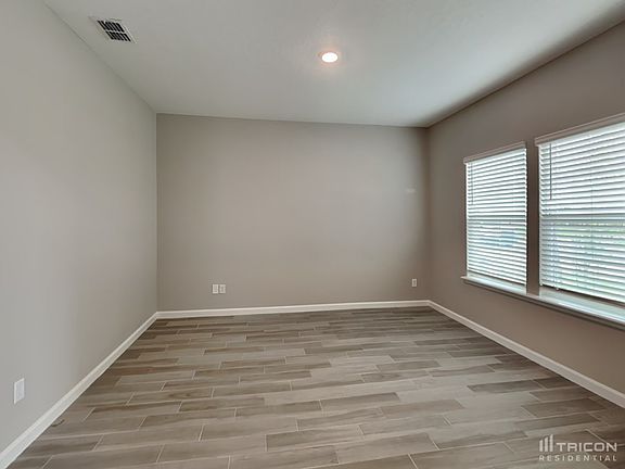 4th image of 9659 Lemon Grass Ln