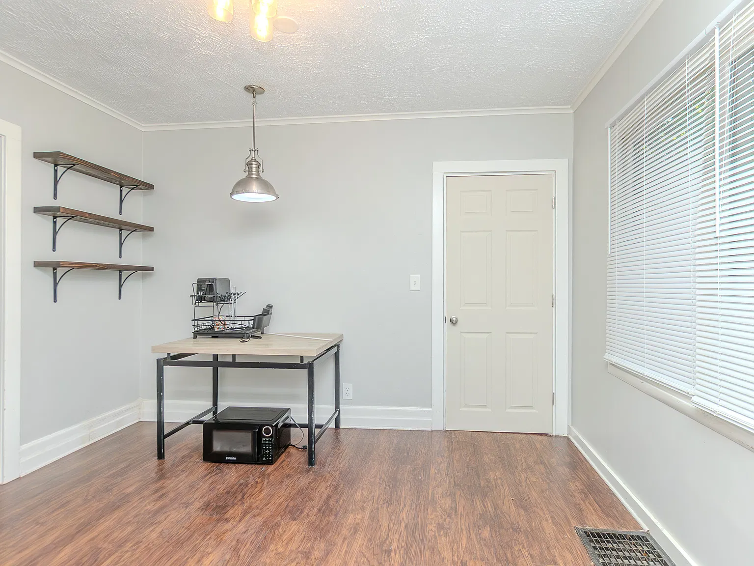 402 Koch Avenue - 1 — Photo 2