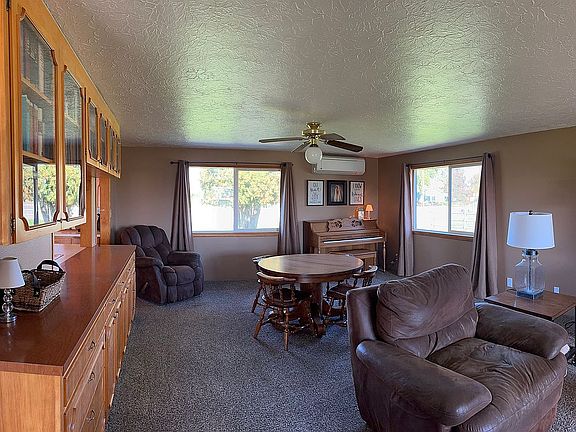 Living room - Left side