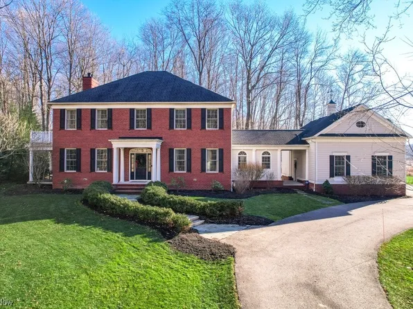 18425 May Ct, Auburn Township, OH 44023