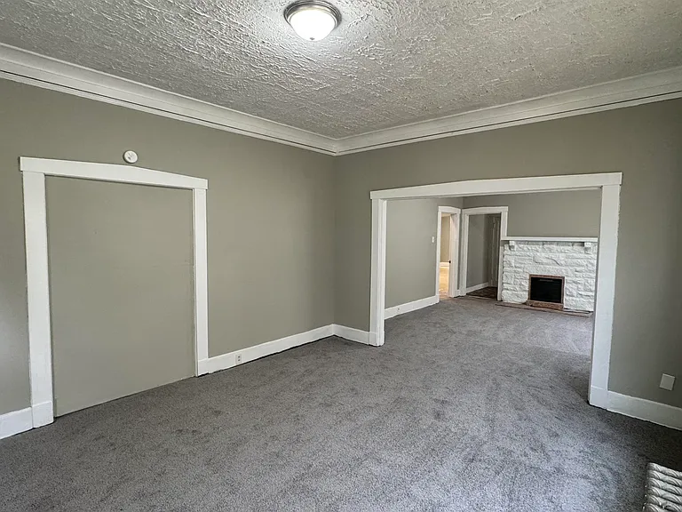 1114 Azalia St — Photo 5