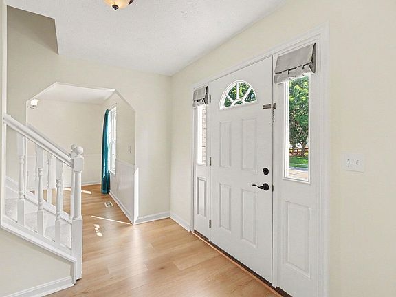 3rd image of 7412 Indian Ridge Way