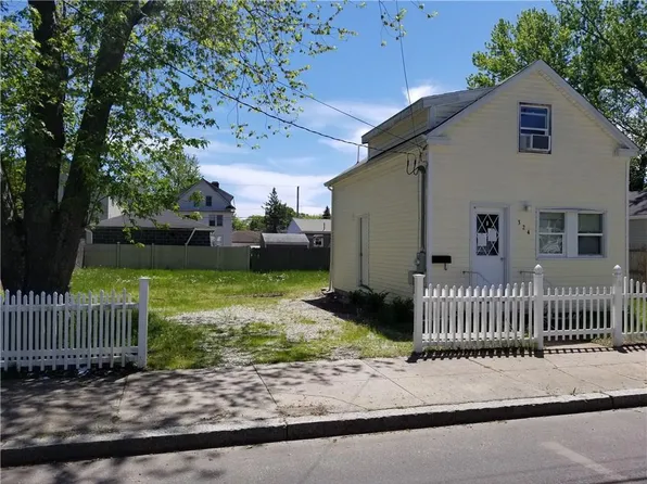 324 Smith St, Cranston, RI 02905
