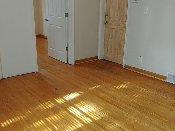 2nd image of 886 Edmund Ave #1