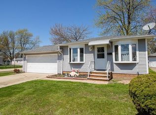 34939 Glen Dr, Eastlake, OH 44095