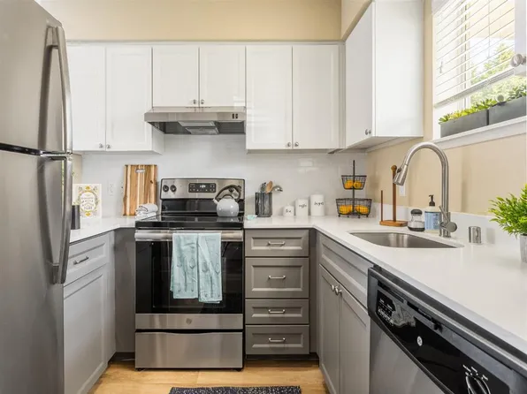 Lighthouse Apartments