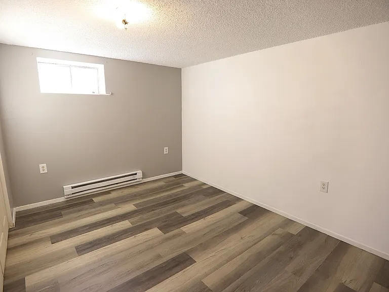 713 Halbert St — Photo 18