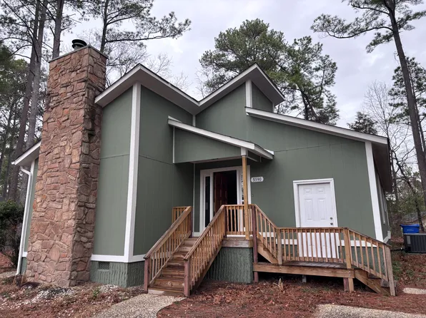 5590 Bellflower St, Fayetteville, NC 28314