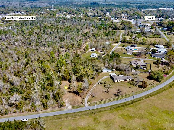 4th image of 703 W River Rd