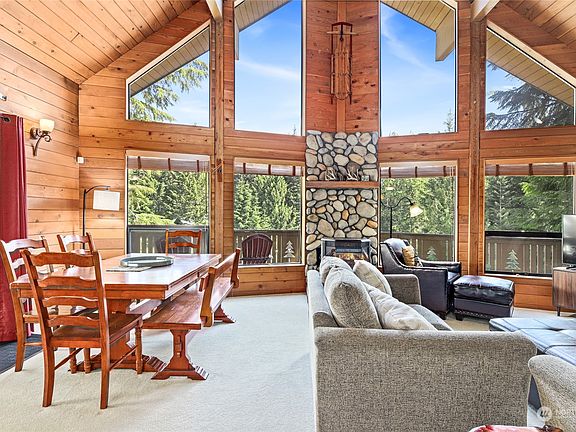 5th image of 310 Snoqualmie Drive