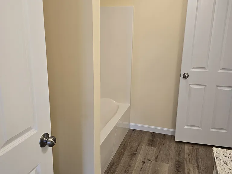 2-5 Megway Ct — Photo 32