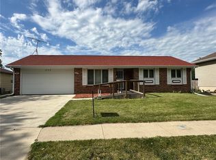 1233 W Washington St, Winterset, IA 50273