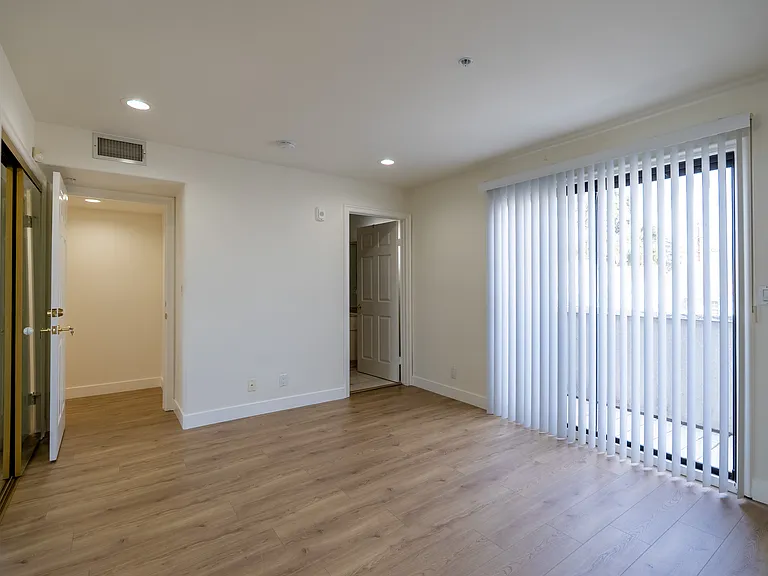 1758 N Alexandria Ave #1758.5 — Photo 41