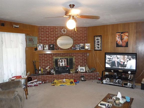 5th image of 502 W Hervey Dr