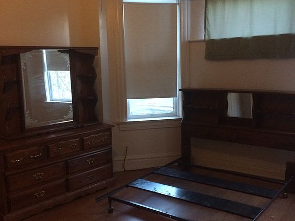 5th image of 2940 Sullivan Ave