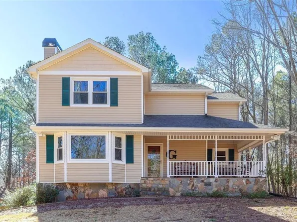 165 Carriage Gate Dr, Sharpsburg, GA 30277
