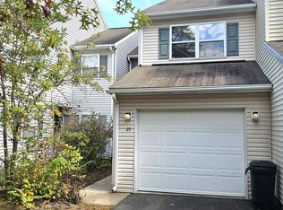 25 Banyan St, Selinsgrove, PA 17870