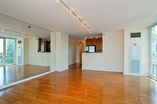 3rd image of 345 N La Salle Dr APT 3801