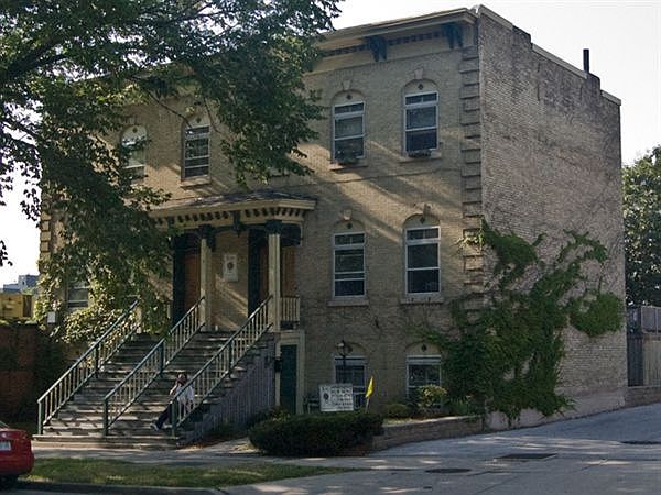 706 E Juneau Ave
