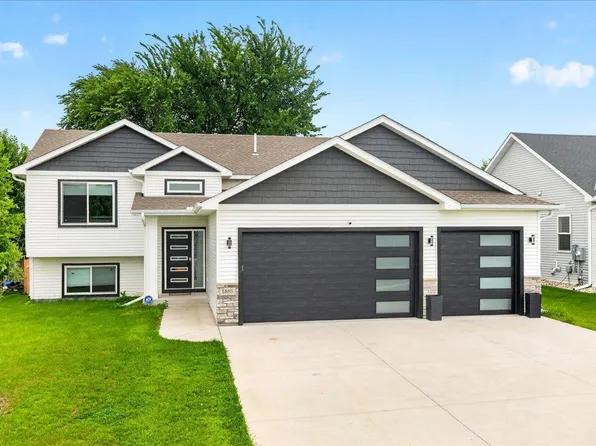 1885 Lusitano St, Shakopee, MN 55379