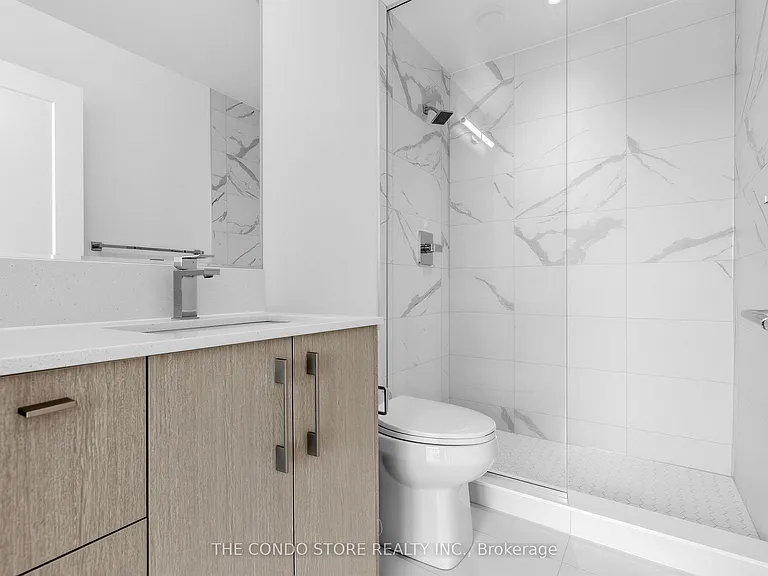 8 Manor Rd W #705 — Photo 13