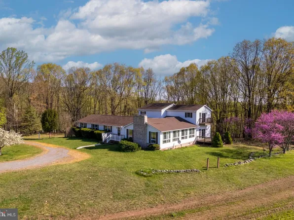 3946 Mountain Rd, Warfordsburg, PA 17267
