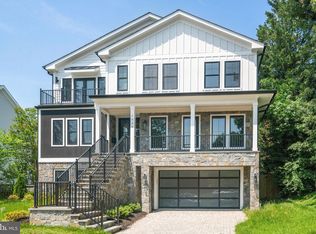4929 34th Rd N, Arlington, VA 22207