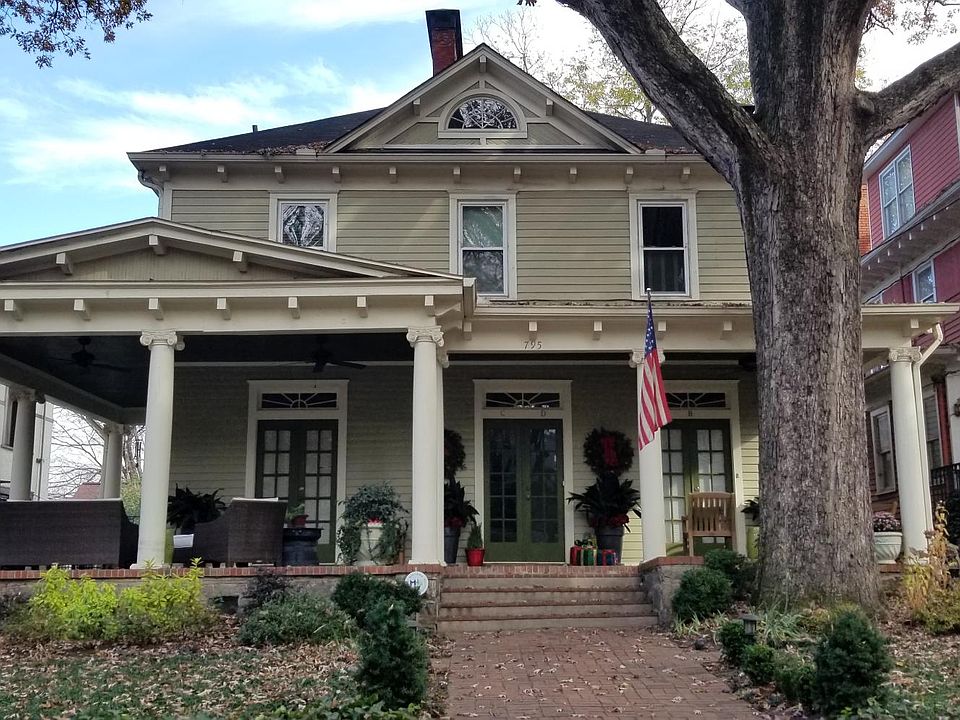 Welcome to Myrtle Street!