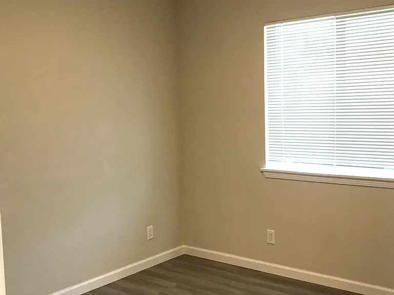 1454 Purdue Ct — Photo 4
