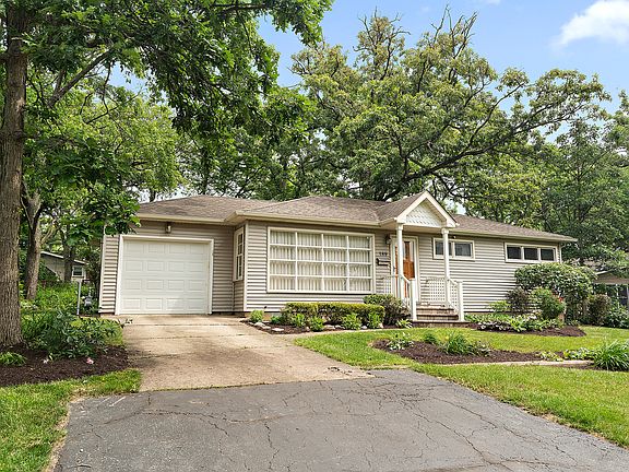 3rd image of 189 Oakview Dr