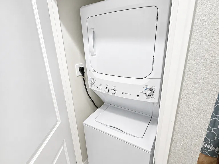 160 Taft Dr #1 — Photo 5