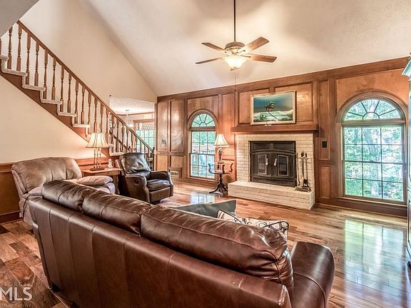 3rd image of 257 Coopers Pond Dr