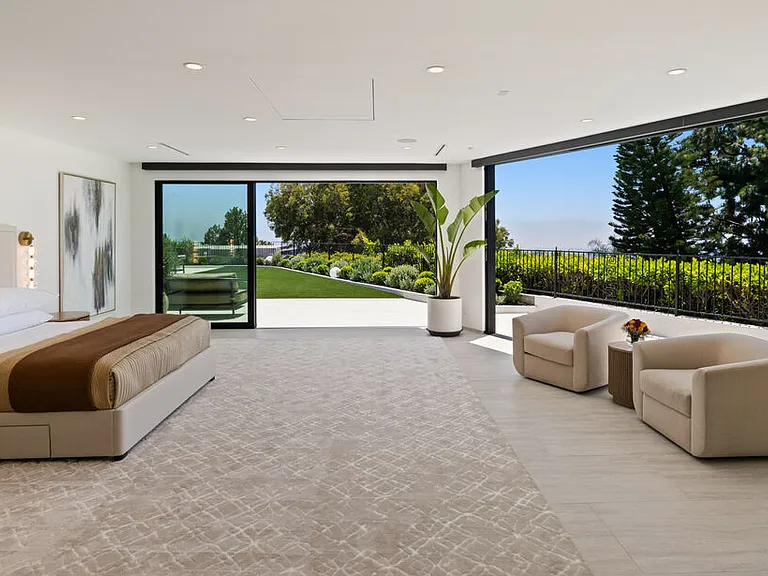 365 Trousdale Pl — Photo 33