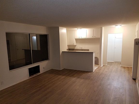 4th image of 5040 Tujunga Ave #23