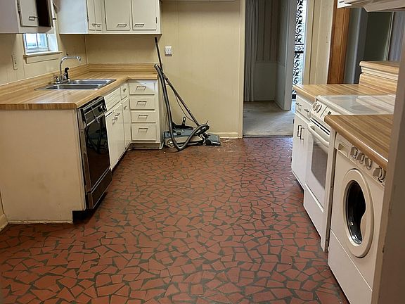 2nd image of 5145 Craigmont Dr