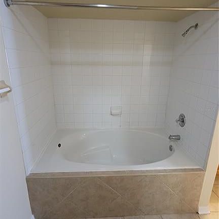 5th image of 101 Melissa Pl