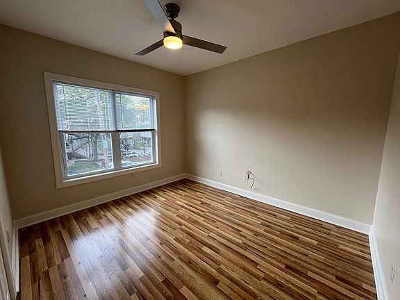 4th image of 211 Amber St APT 2